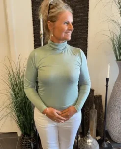 Basicapparel Joline T-Neck Lysegrøn Rullekrave