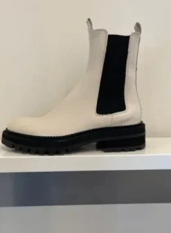 Billi bi Hvid Støvle