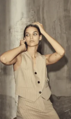 Co couture Pima Pin Vest – Camel Stribet