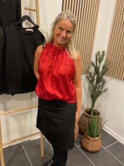 Continue Liva Top Rød Metallic
