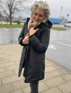 Freequent Sort Rain Jacket