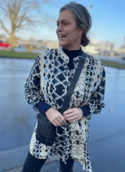 Marta Bluse Med Rullekrave Navy