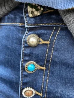 Marta Carina Jeans Med Farvede Knapper