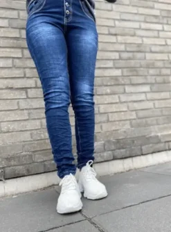 Marta Carina Jeans Med Farvede Knapper
