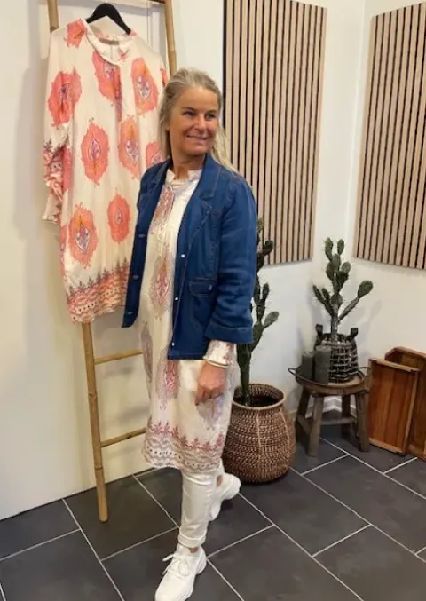 Marta Eva Kjole Creme/Rosa/Lyseblå Print