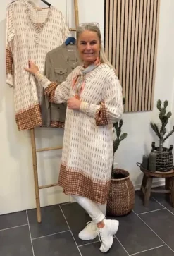 Marta Mariana Kjole Tabacco