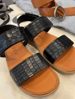 Nature Karen Sort Croco Sandal