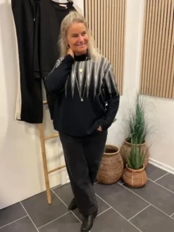 N.O.K. Ink Strik I Sort Mønster