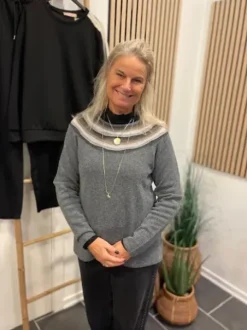 N.O.K Samba Grå-Brun Strik