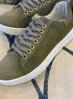 Philip Hog Sofia Olivengrøn Ruskind Sneaks