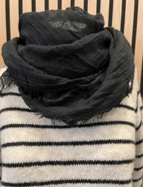 Rebekka Brogaard Sort Tørklæde