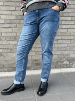 Red Button Cathy Jeans