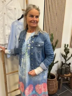 Red Button Denim Jakke Jackie Midstone