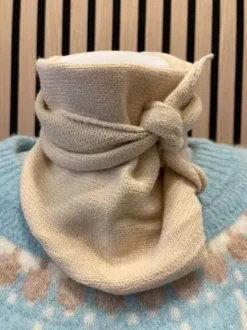 Three M Beige Strik Tørklæde
