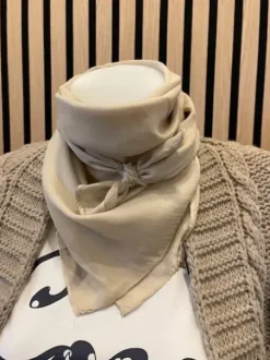 Three M Lille Beige Tørklæde