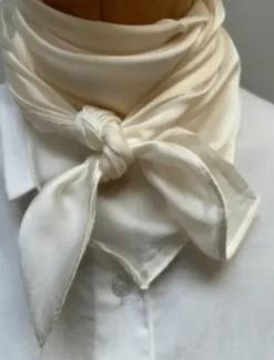Three M Offwhite Tørklæde – 2450